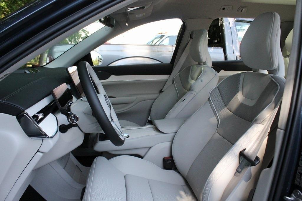 new 2025 Volvo EX90 car, priced at $86,490