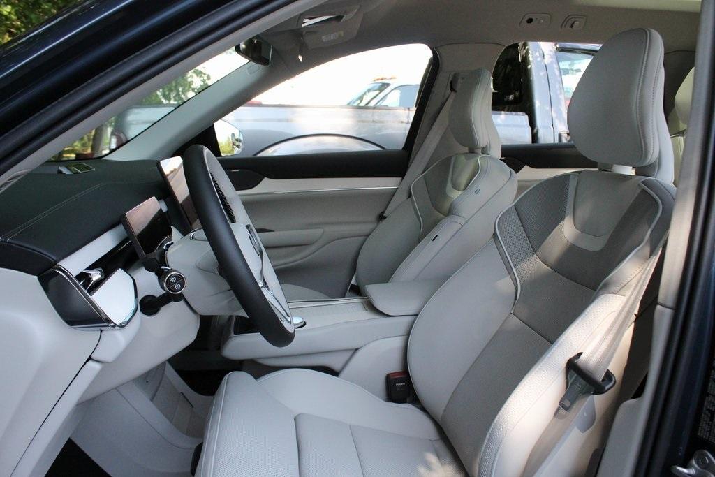 new 2025 Volvo EX90 car, priced at $86,490