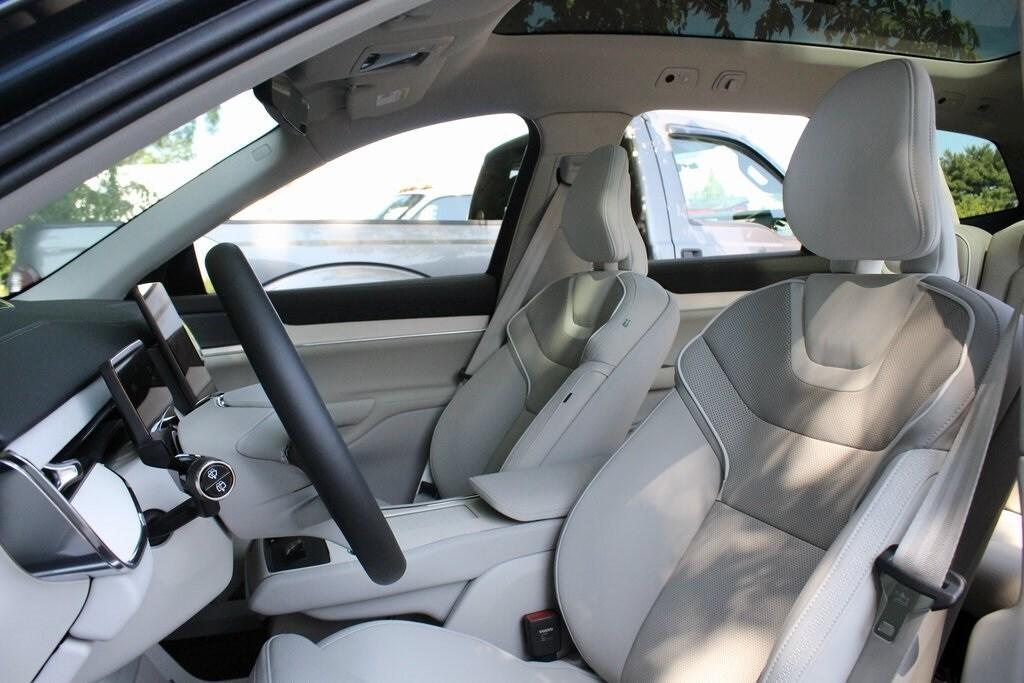 new 2025 Volvo EX90 car, priced at $86,490