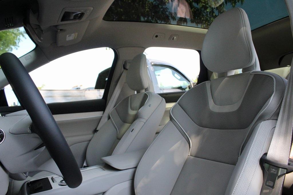 new 2025 Volvo EX90 car, priced at $86,490