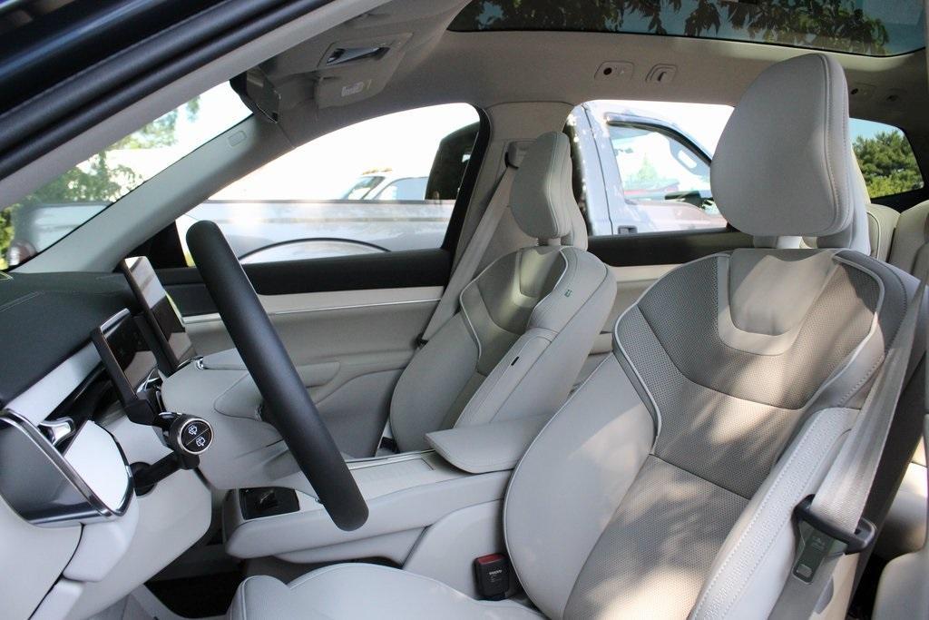 new 2025 Volvo EX90 car, priced at $86,490