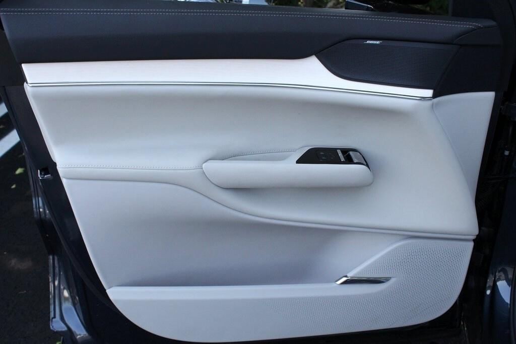 new 2025 Volvo EX90 car, priced at $86,490