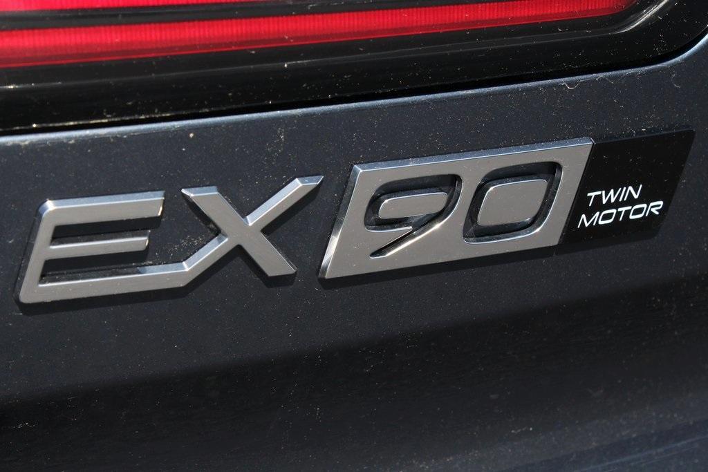 new 2025 Volvo EX90 car, priced at $86,490