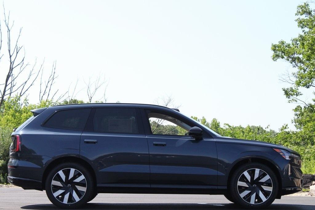 new 2025 Volvo EX90 car, priced at $86,490