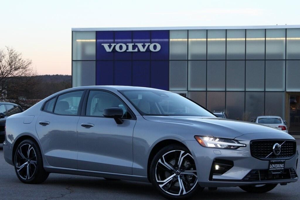 new 2025 Volvo S60 car