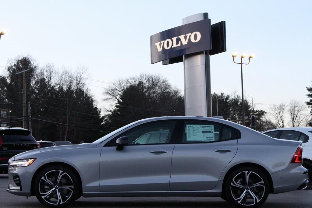 new 2025 Volvo S60 car