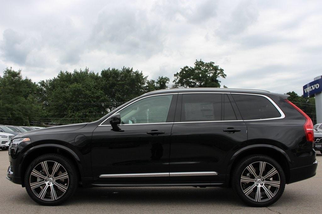 new 2025 Volvo XC90 Plug-In Hybrid car