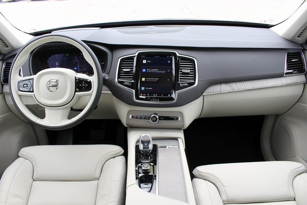 new 2025 Volvo XC90 Plug-In Hybrid car