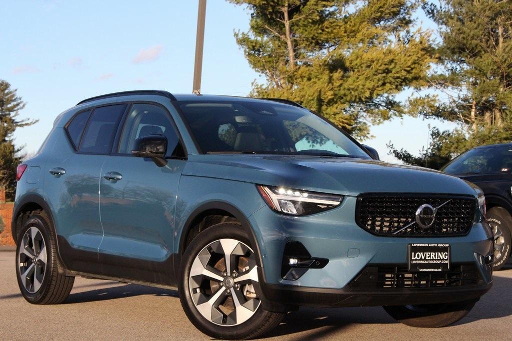 used 2024 Volvo XC40 car, priced at $35,563