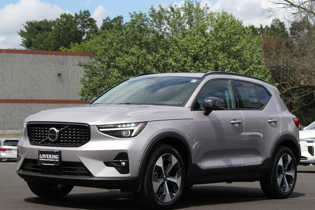 new 2026 Volvo XC40 car, priced at $50,150