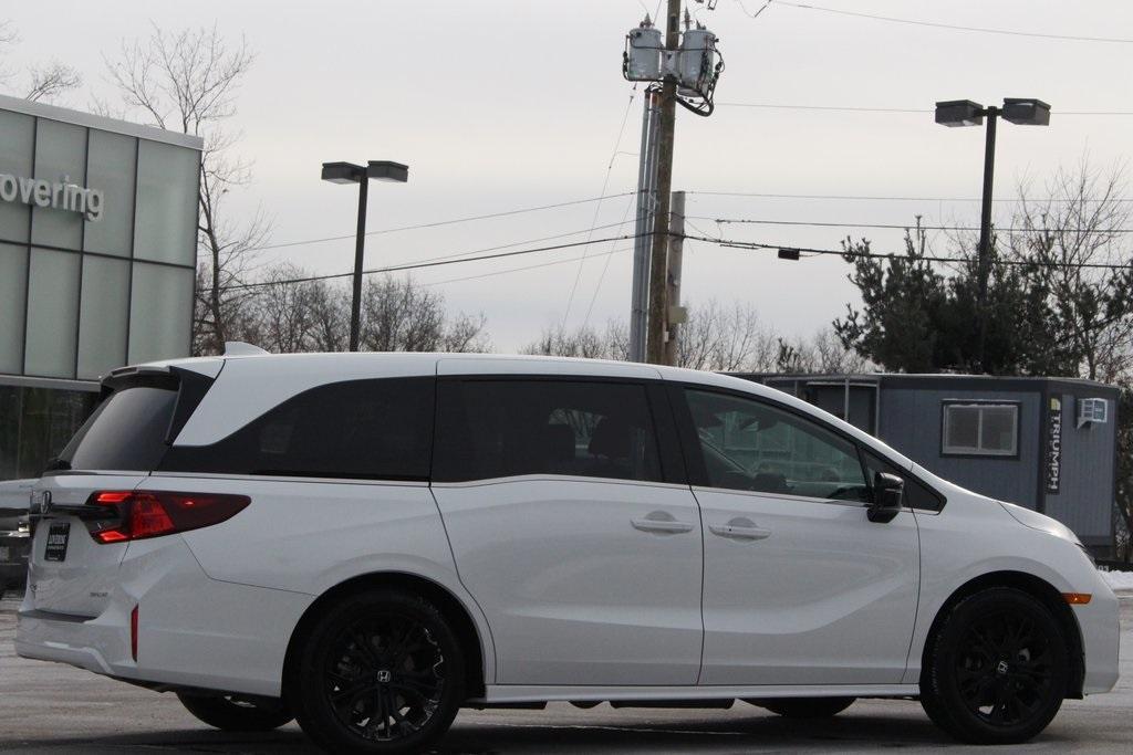 used 2025 Honda Odyssey car, priced at $40,624