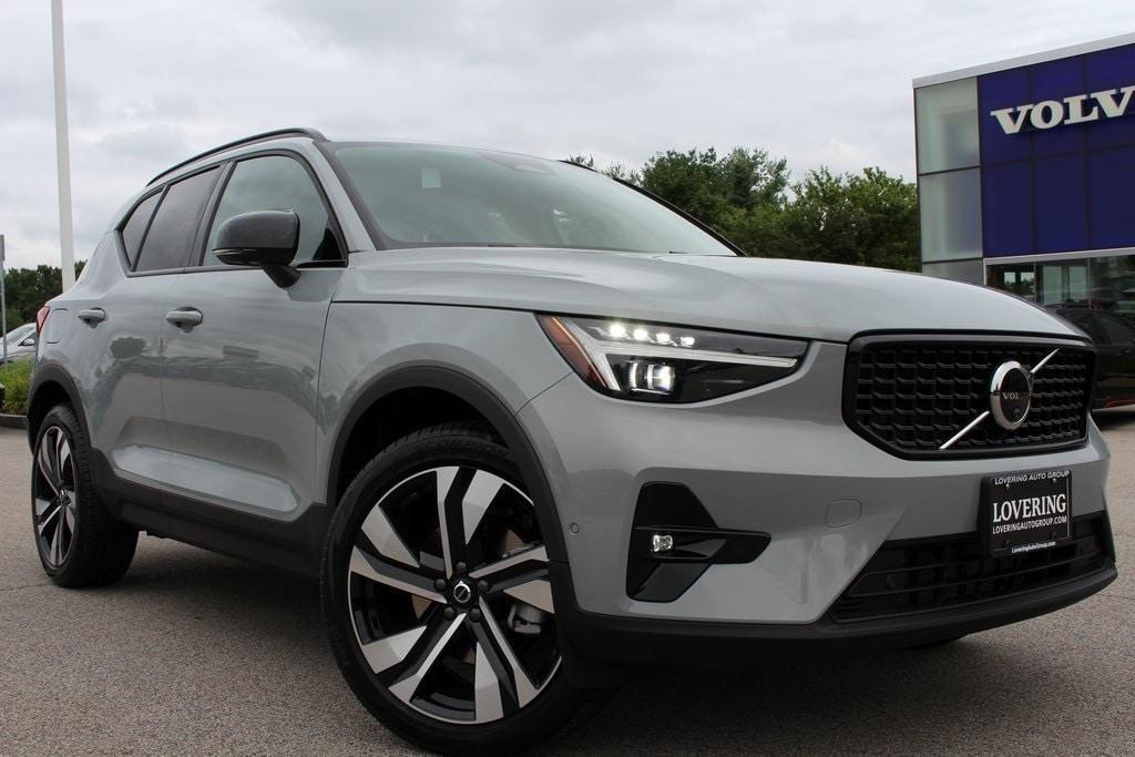 new 2025 Volvo XC40 car, priced at $49,540