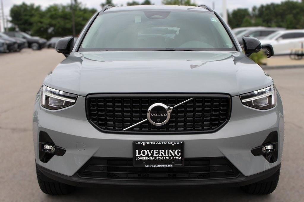 new 2025 Volvo XC40 car, priced at $49,540