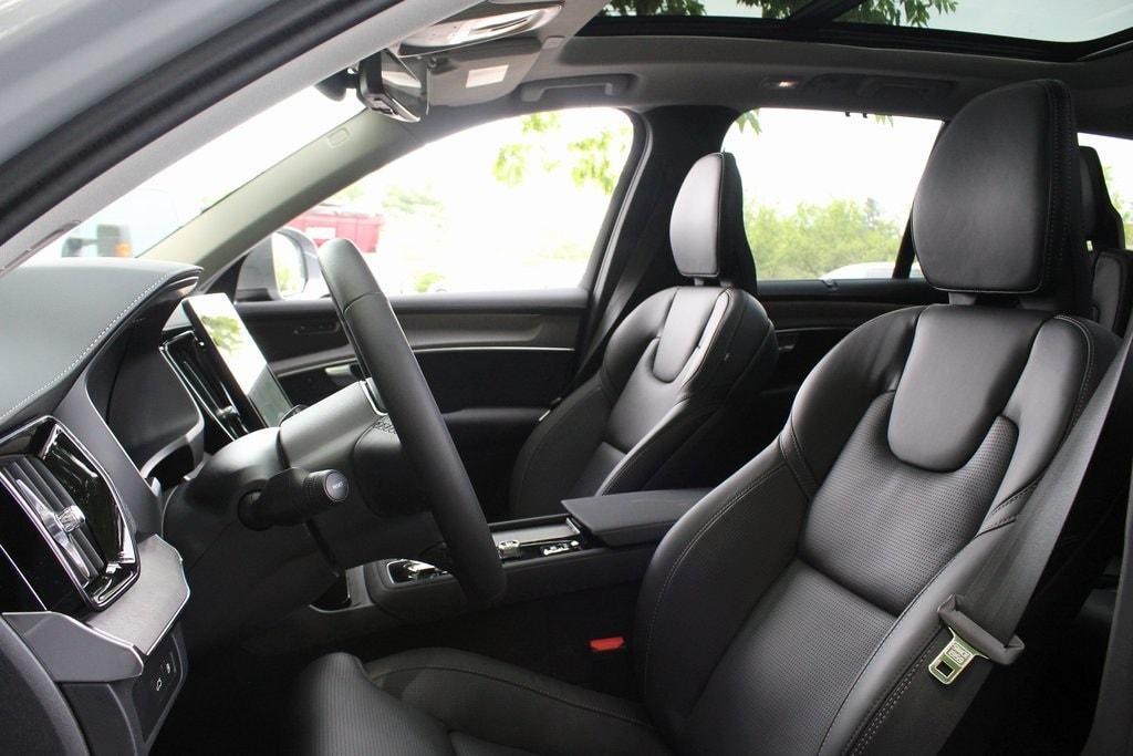 new 2025 Volvo XC90 Plug-In Hybrid car, priced at $83,400