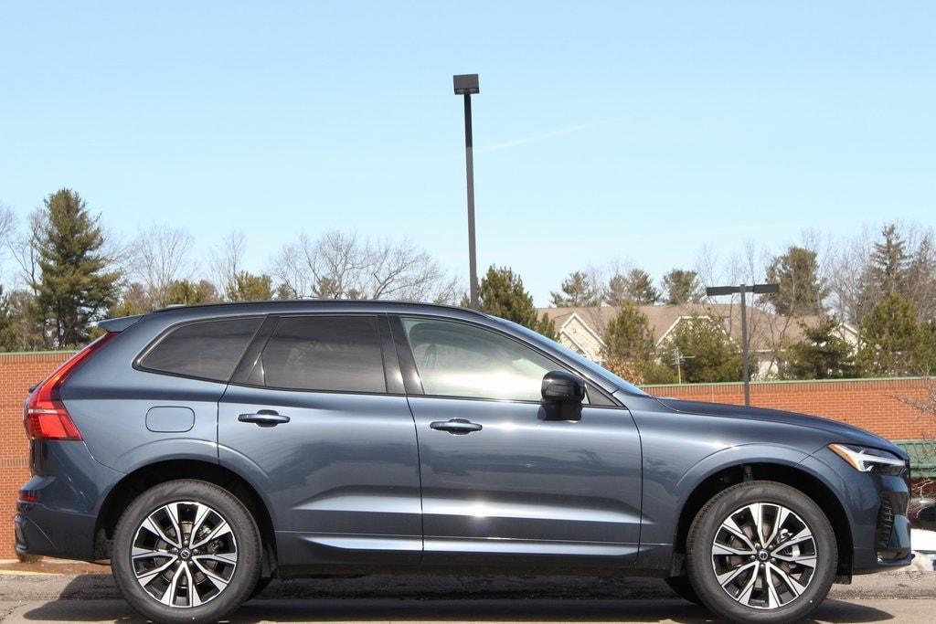 new 2025 Volvo XC60 car, priced at $51,450