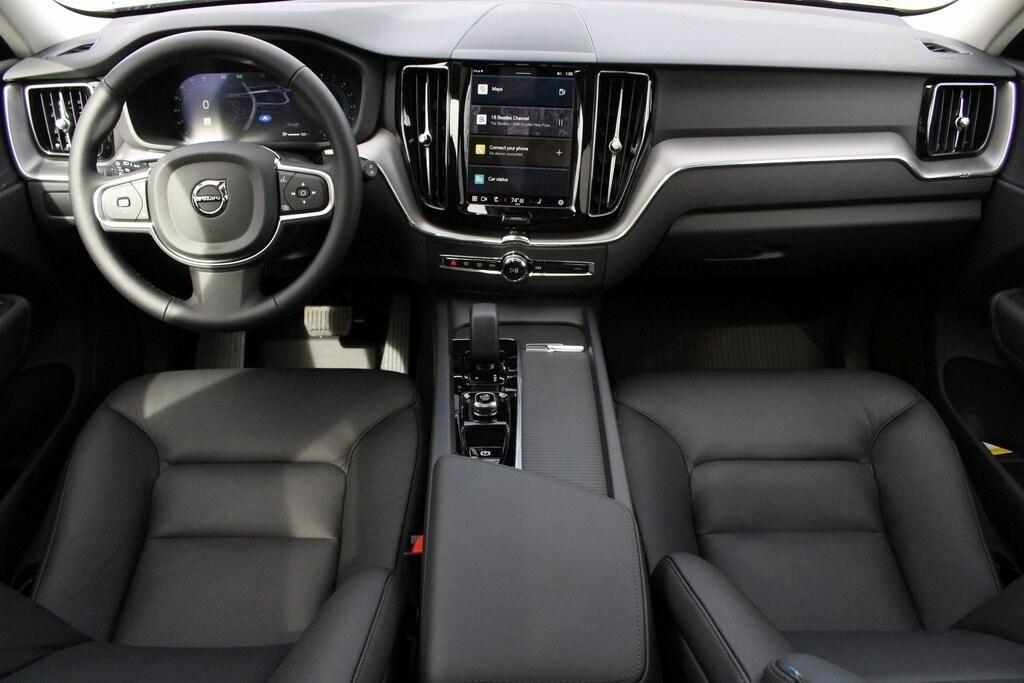 new 2025 Volvo XC60 car