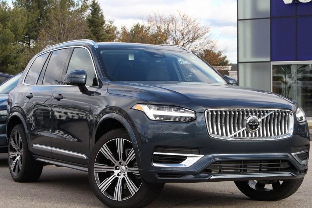 new 2025 Volvo XC90 Plug-In Hybrid car