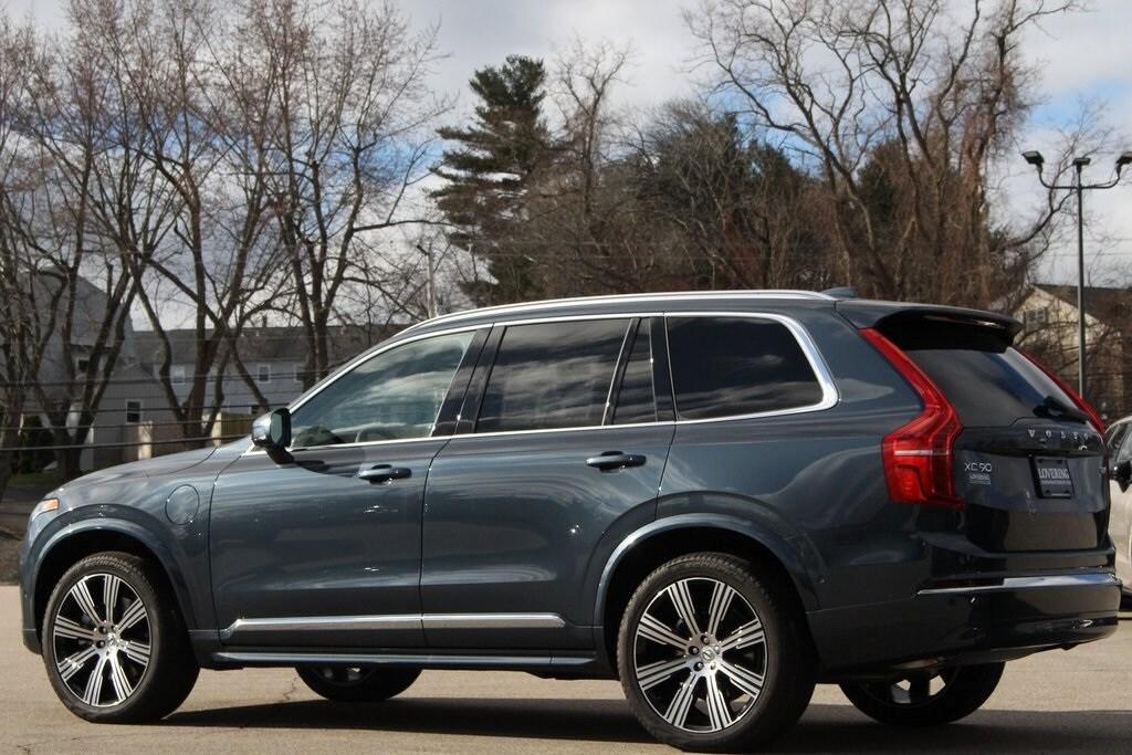 new 2025 Volvo XC90 Plug-In Hybrid car