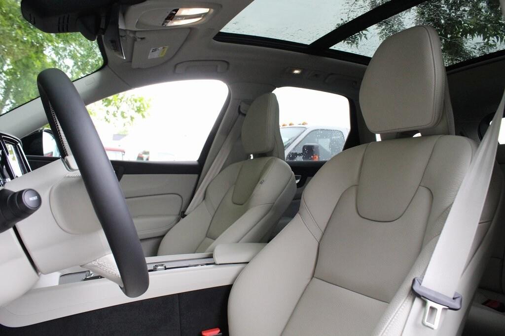 new 2025 Volvo XC60 car, priced at $55,360