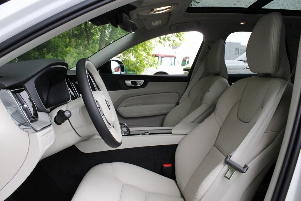 new 2025 Volvo XC60 car, priced at $55,360