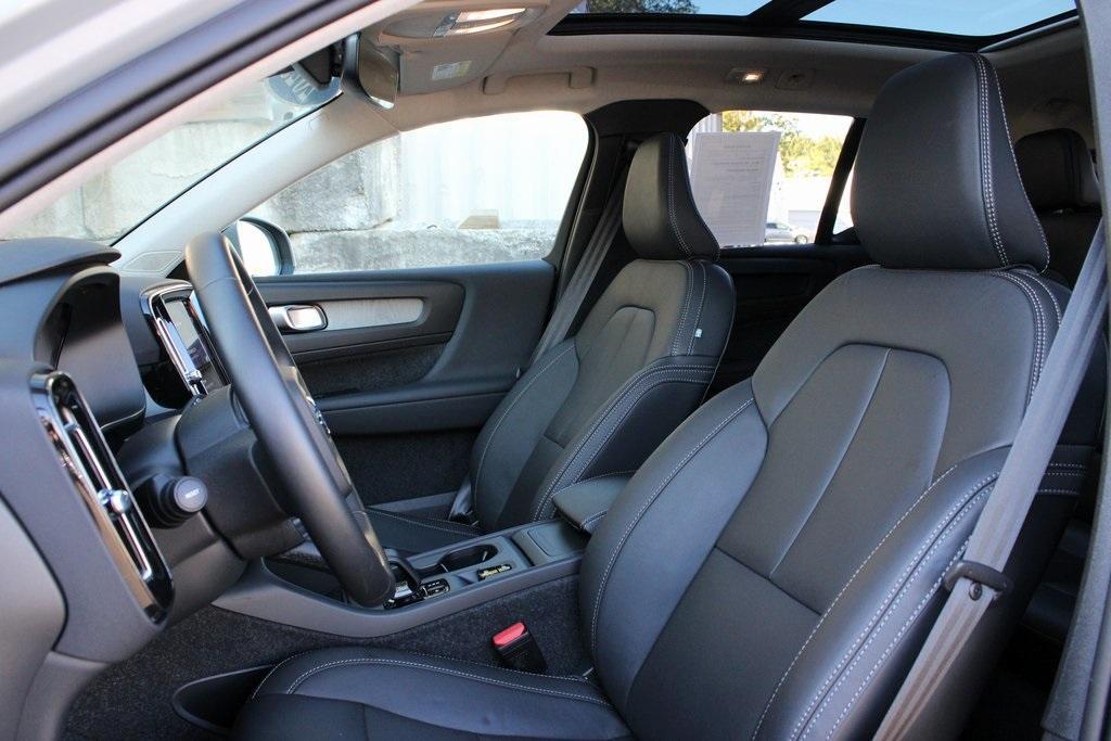 used 2025 Volvo XC40 car, priced at $33,272