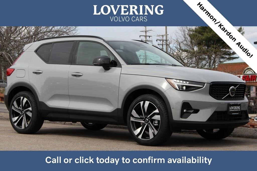 new 2025 Volvo XC40 car