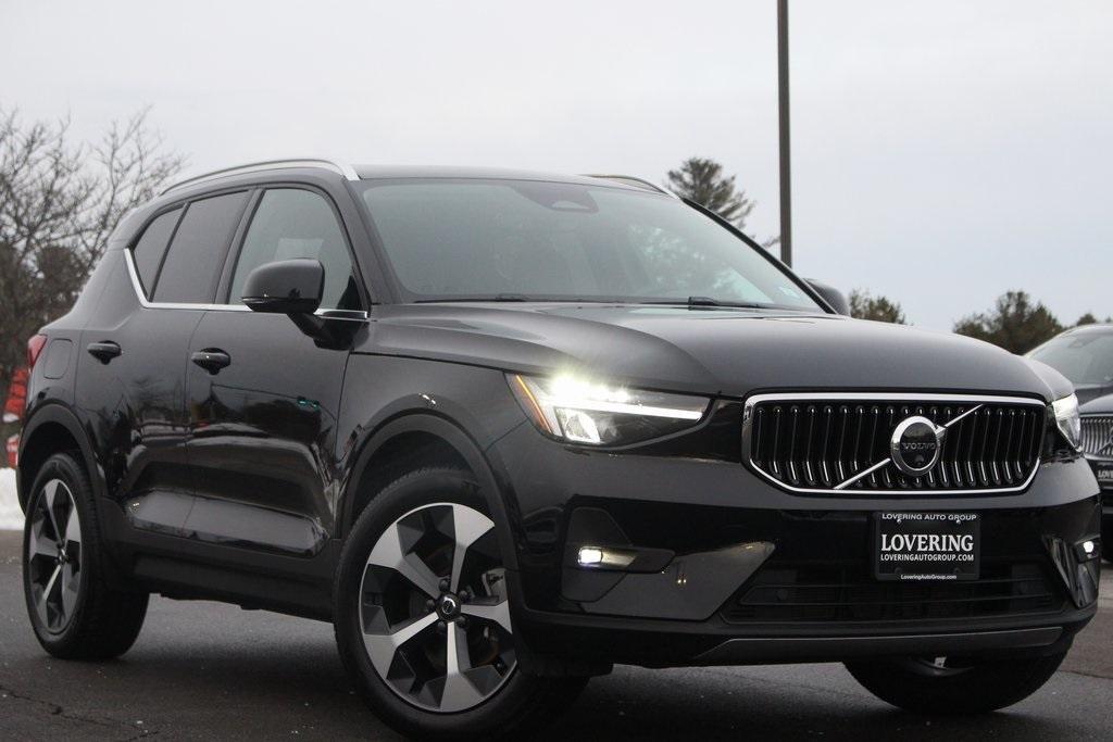 used 2024 Volvo XC40 car, priced at $35,477