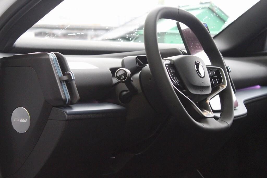 new 2025 Volvo EX30 car