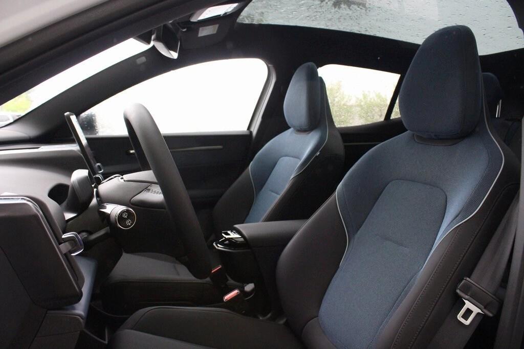 new 2025 Volvo EX30 car
