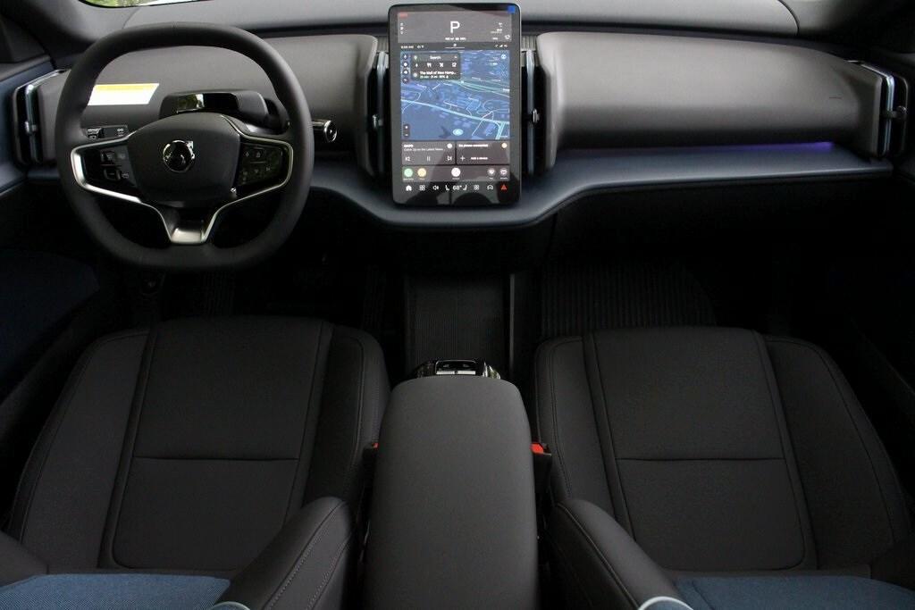 new 2025 Volvo EX30 car