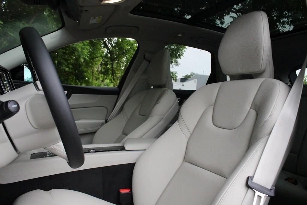 new 2025 Volvo XC60 car, priced at $55,360
