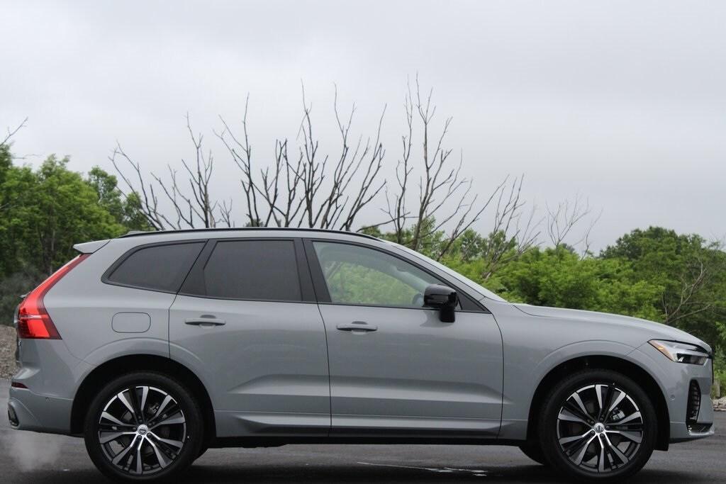 new 2025 Volvo XC60 car, priced at $55,360