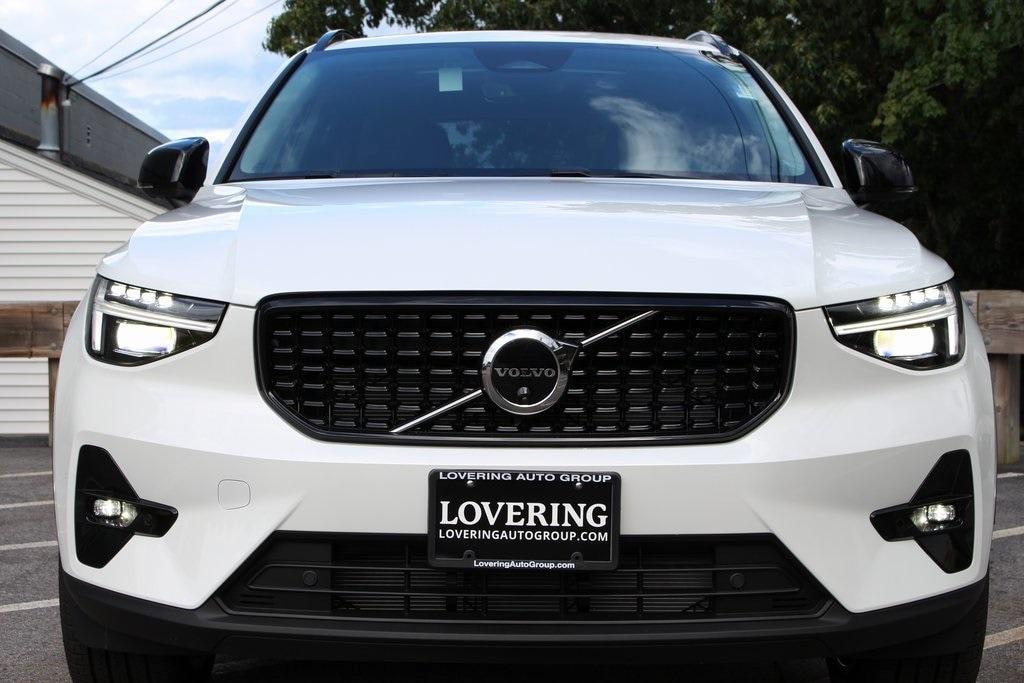 new 2025 Volvo XC40 car