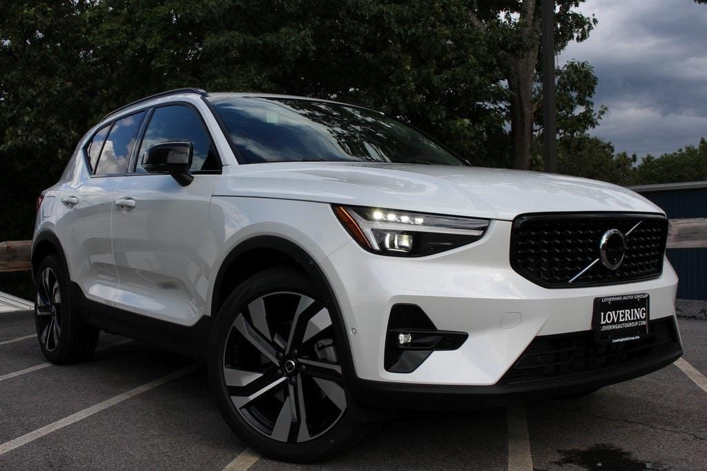 new 2025 Volvo XC40 car