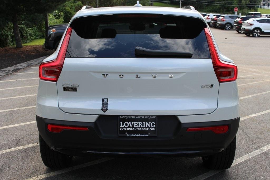 new 2025 Volvo XC40 car