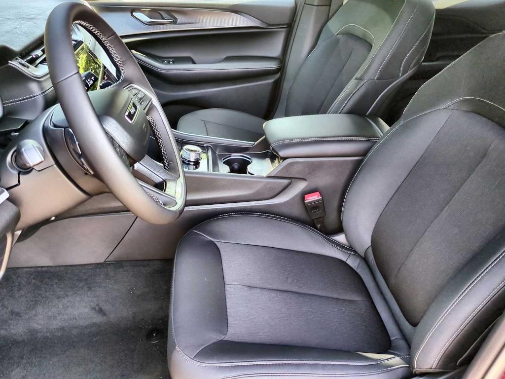 new 2025 Jeep Grand Cherokee car, priced at $36,544