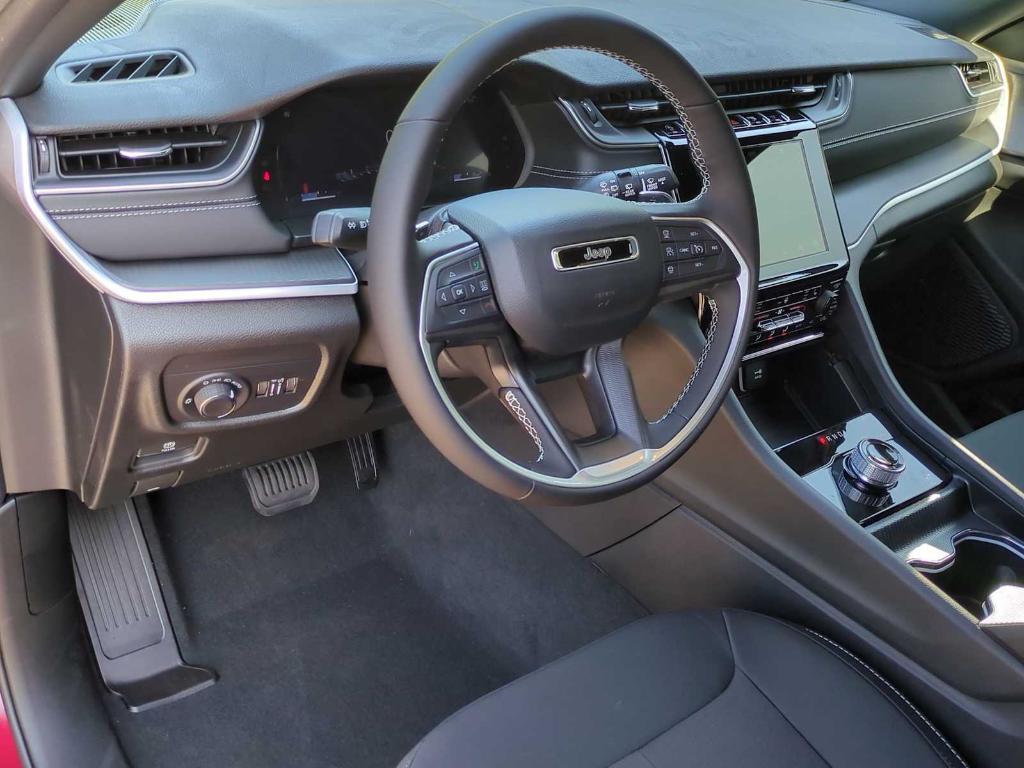 new 2025 Jeep Grand Cherokee car, priced at $36,544