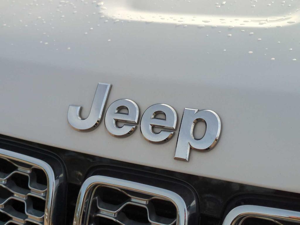 used 2017 Jeep Grand Cherokee car, priced at $17,990