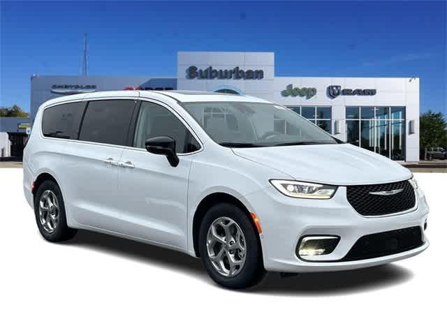 new 2024 Chrysler Pacifica car, priced at $46,843
