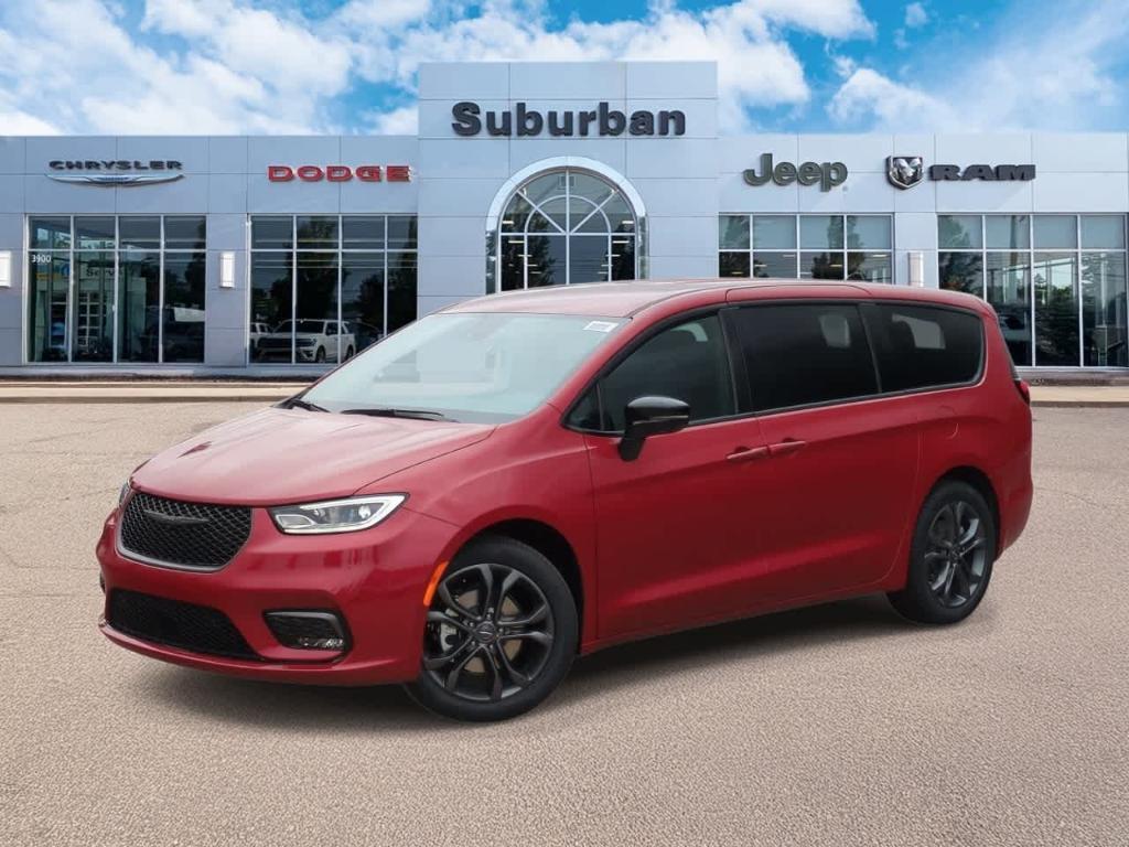 new 2026 Chrysler Pacifica car, priced at $43,468