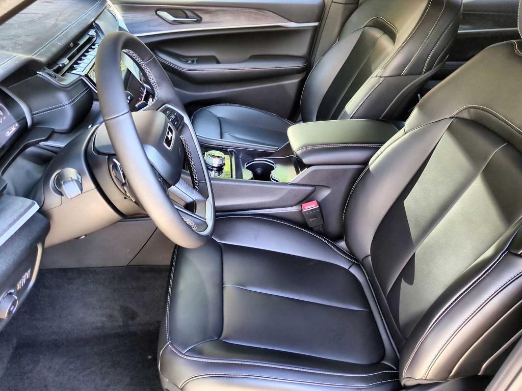 new 2025 Jeep Grand Cherokee L car, priced at $41,604