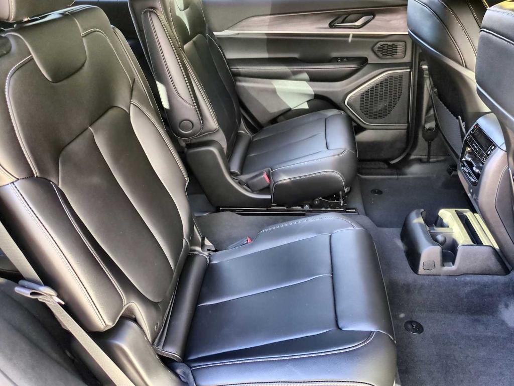 new 2025 Jeep Grand Cherokee L car, priced at $41,604