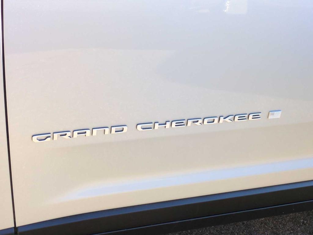 new 2025 Jeep Grand Cherokee L car, priced at $41,604