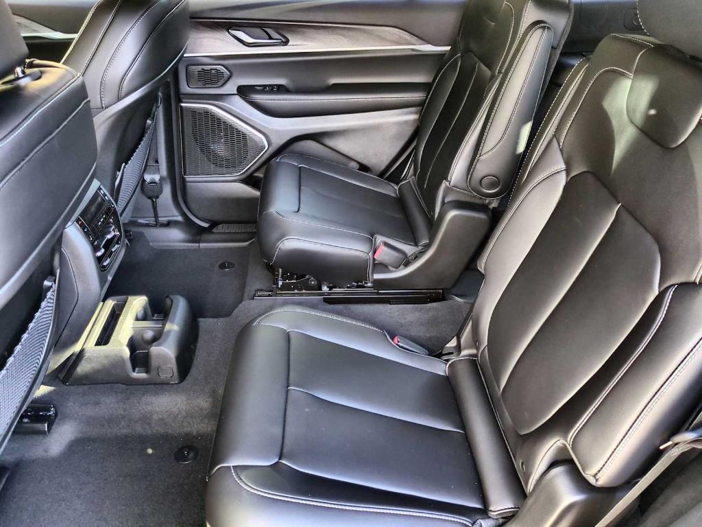 new 2025 Jeep Grand Cherokee L car, priced at $41,604