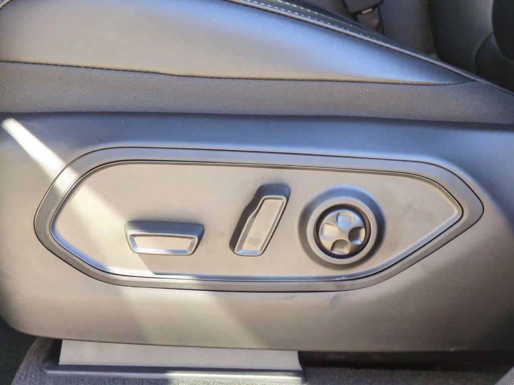 new 2025 Jeep Grand Cherokee L car, priced at $41,604