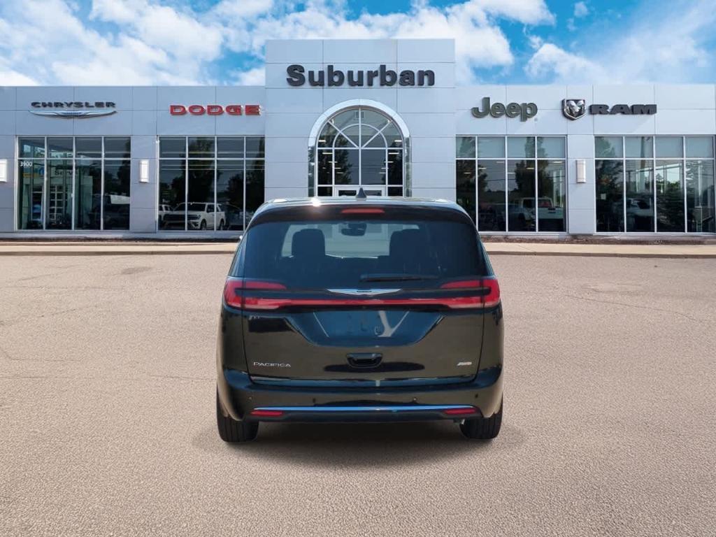 new 2025 Chrysler Pacifica car, priced at $39,583