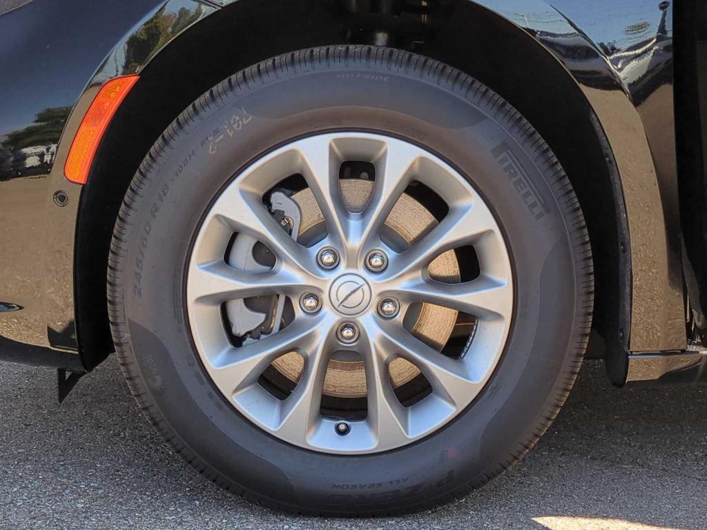 new 2025 Chrysler Pacifica car, priced at $39,583