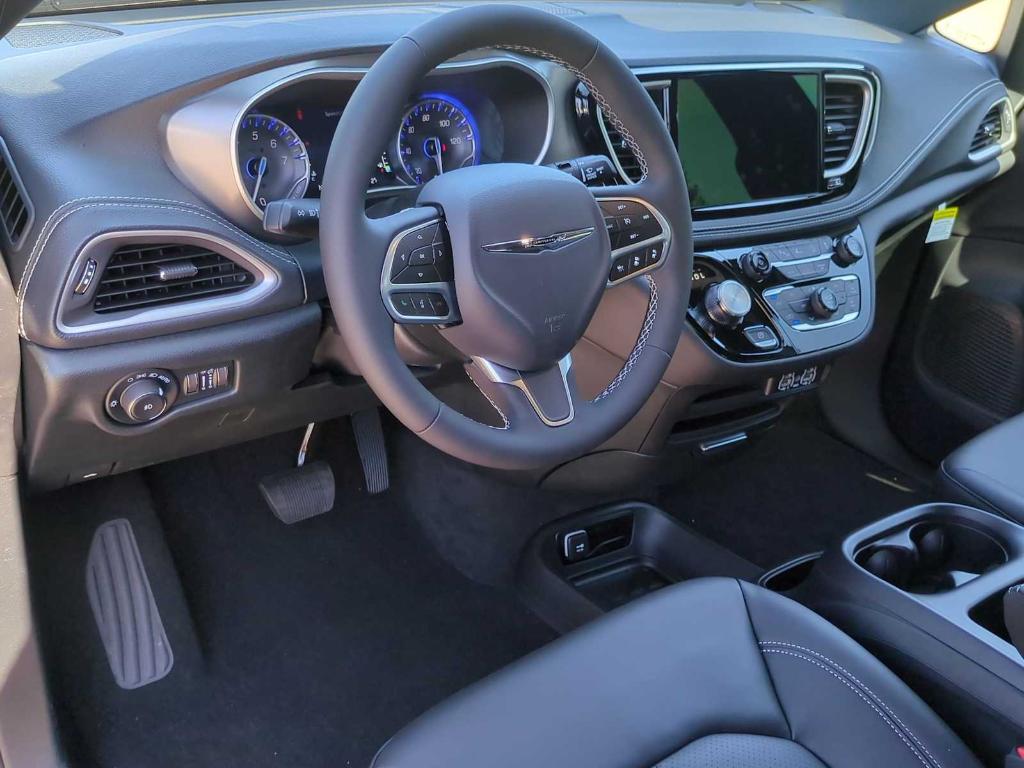 new 2025 Chrysler Pacifica car, priced at $39,583