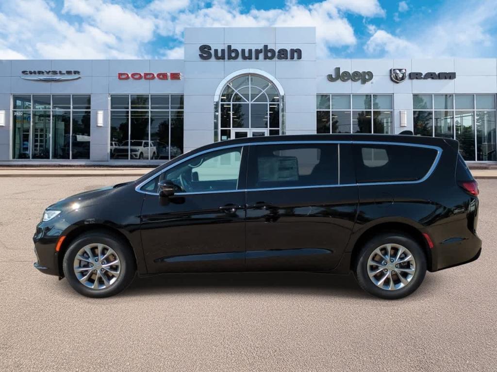 new 2025 Chrysler Pacifica car, priced at $39,583