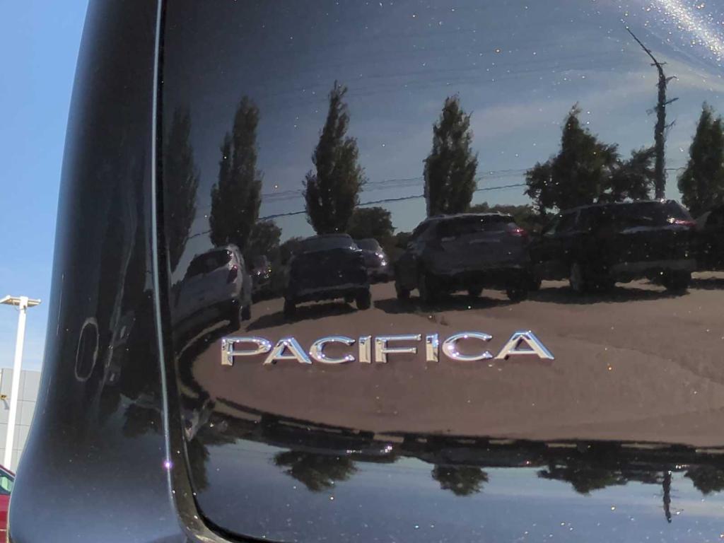 new 2025 Chrysler Pacifica car, priced at $39,583
